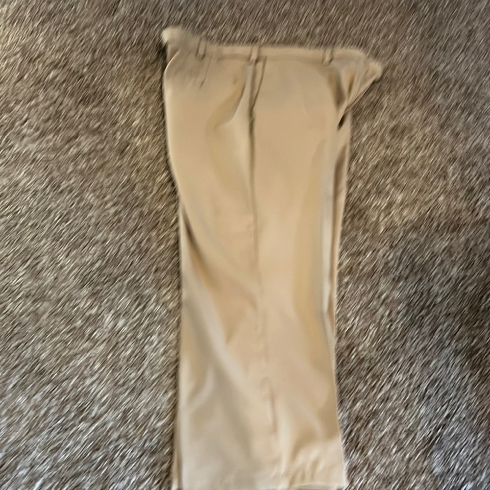Haggar Khaki Pants 38x29 Like New Condition